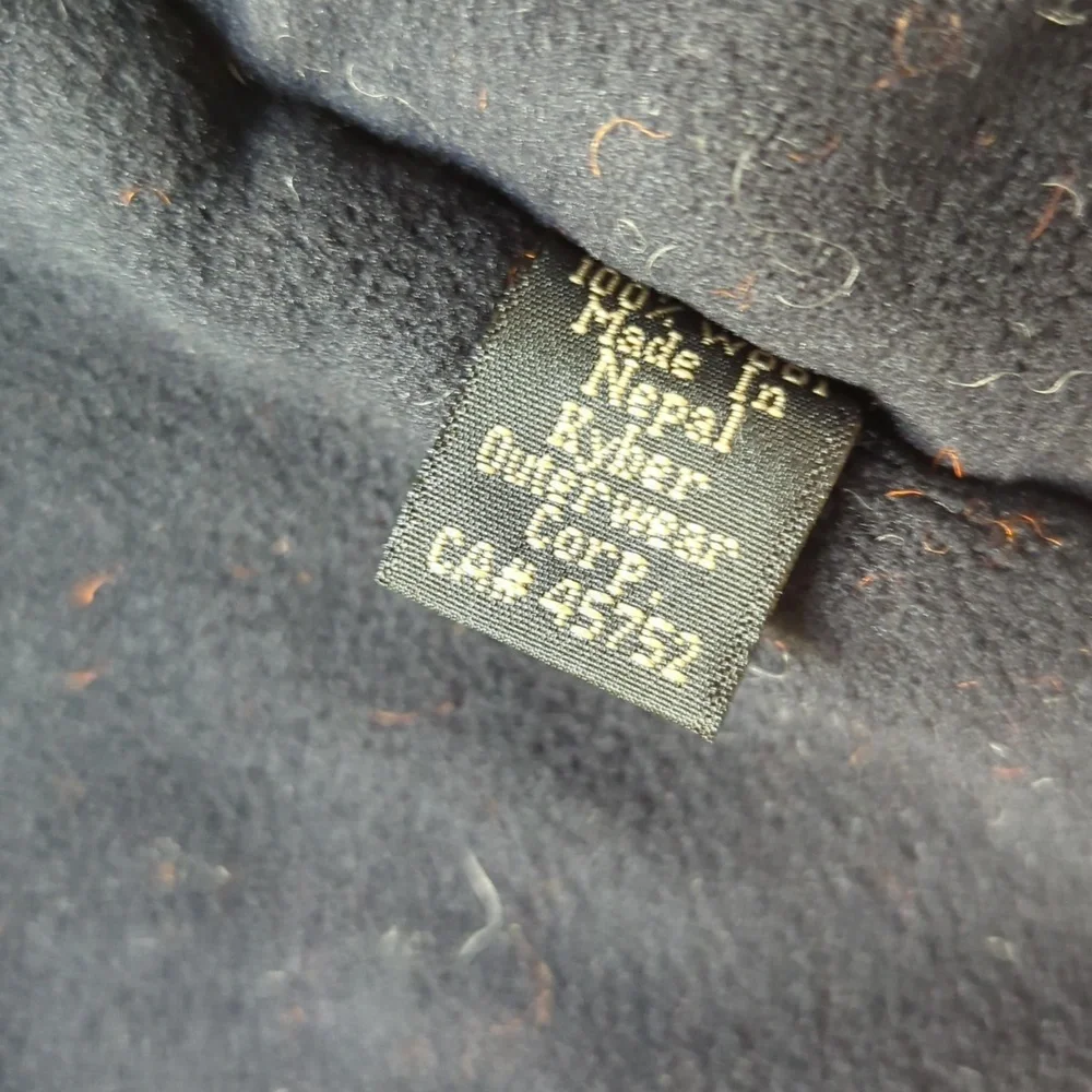 100% wool jacket with animal theme - Picture 10 of 14